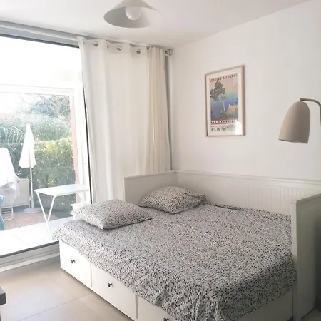 Avec Jardin Dans Résidence Avec Piscine *