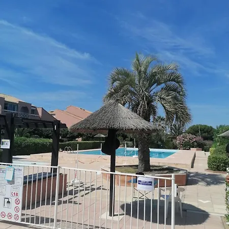 Avec Jardin Dans Résidence Avec Piscine *